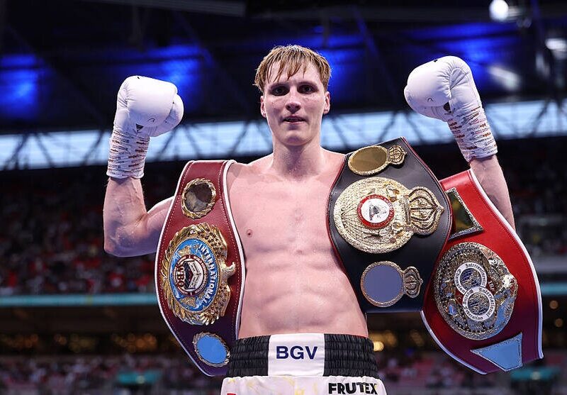 Лапін провчив латвійця на рингу за якусь хвилину