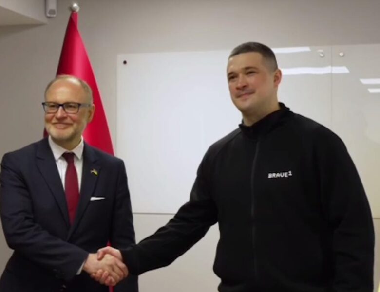 Латвія почала передавати Україні партії бойових бронемашин CVR(T)