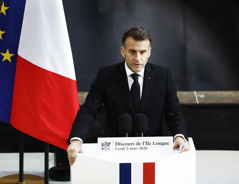 Макрон: Франція збільшить число ядерних боєголовок