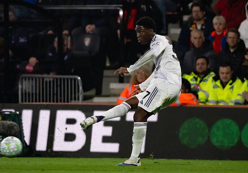 Манчестер Юнайтед підготував контракти для двох своїх гравців