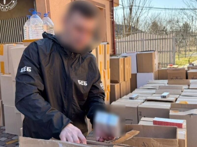 На Буковині викрили великого дистриб&rsquo;ютора нелегальних сигарет у регіоні