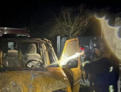 На Чернігівщині через падіння дрона РФ горів будинок