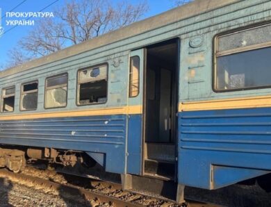 На Харківщині “шахед” атакував електричку, є постраждалі