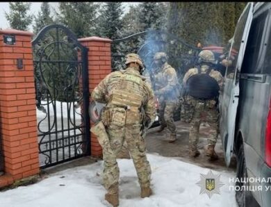 На Львівщині четверо чоловіків викрали підлітка, вимагаючи у нього гроші