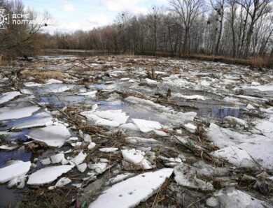На Полтавщині утворився льодовий затор на річці