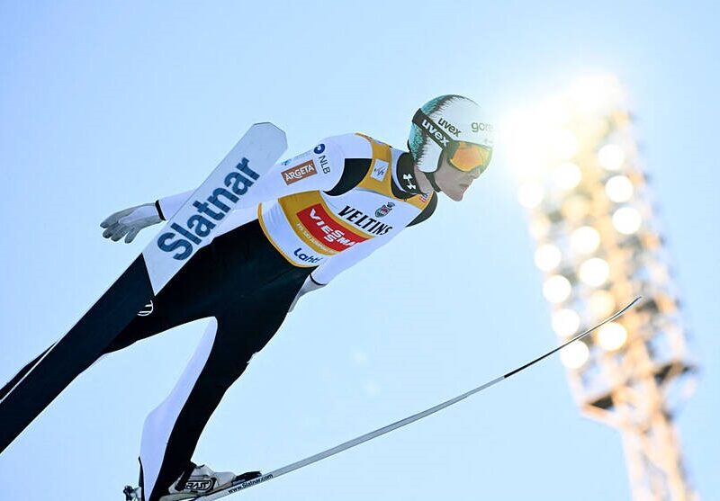 На шляху до рекорду на трампліні у Превца стали лижі