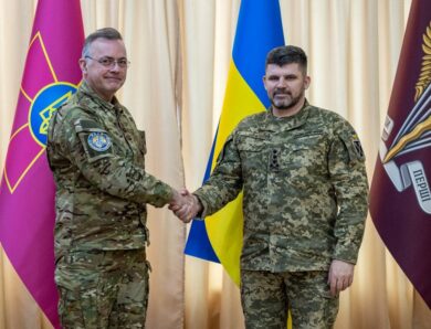 Начальник Генштабу ЗСУ зустрівся з адміралом НАТО