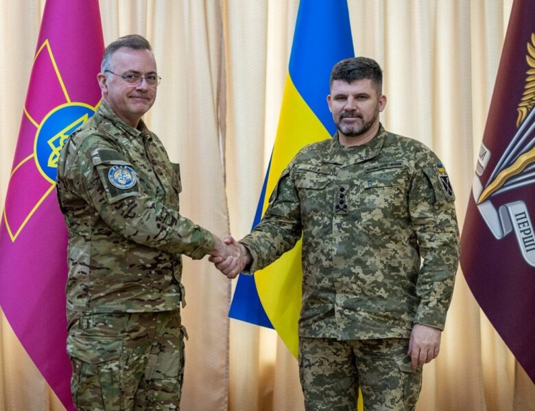 Начальник Генштабу ЗСУ зустрівся з адміралом НАТО