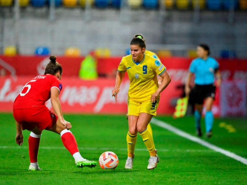 Нападниця Козлова серйозно травмувала коліно в матчі з Англією