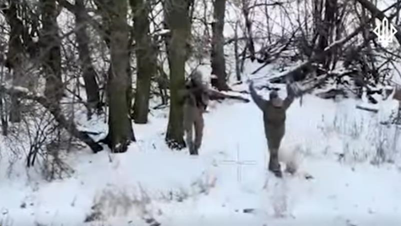 Нацгвардійці показали, як беруть росіян в полон