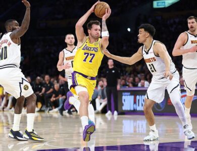 НБА: Лейкерс у овертаймі здолали Денвер
