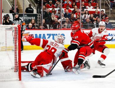 НХЛ: успіх Кароліни та Колорадо, фіаско Детройта