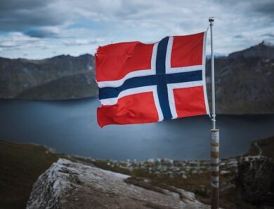 Норвегія змінила правила для українських біженців-чоловіків