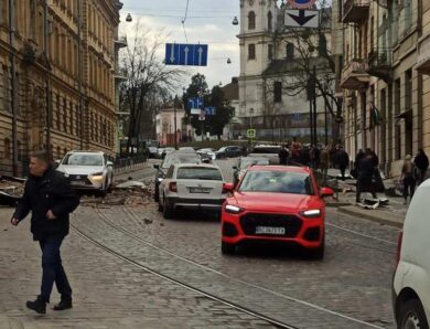 Обстріл Львіва: є нові влучання, кількість постраждалих зросла