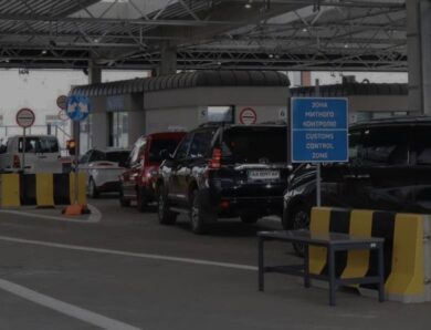 Перед Великоднем на кордоні України спостерігаються великі черги