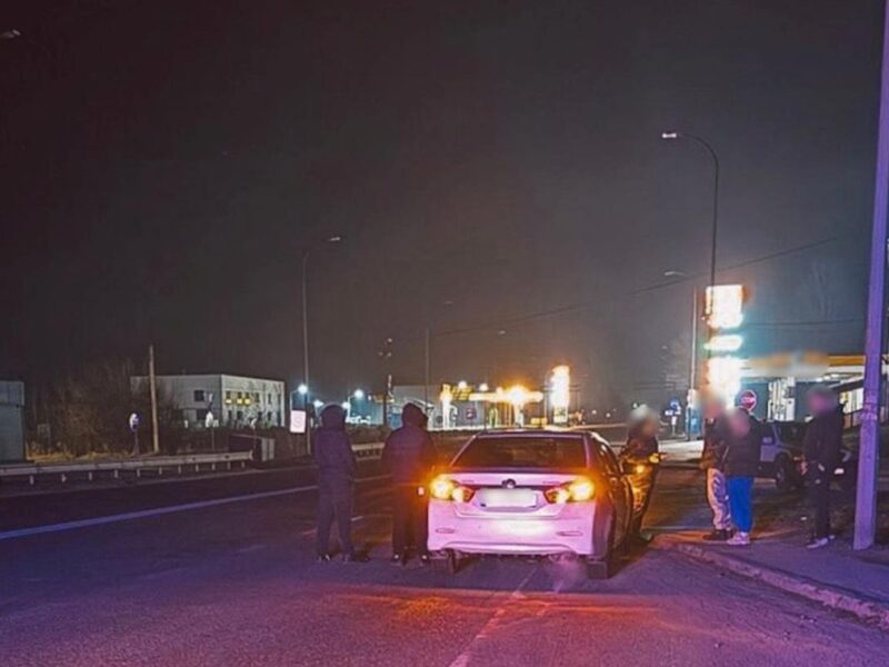 Під Києвом поліцейський збив 20-річну дівчину на переході