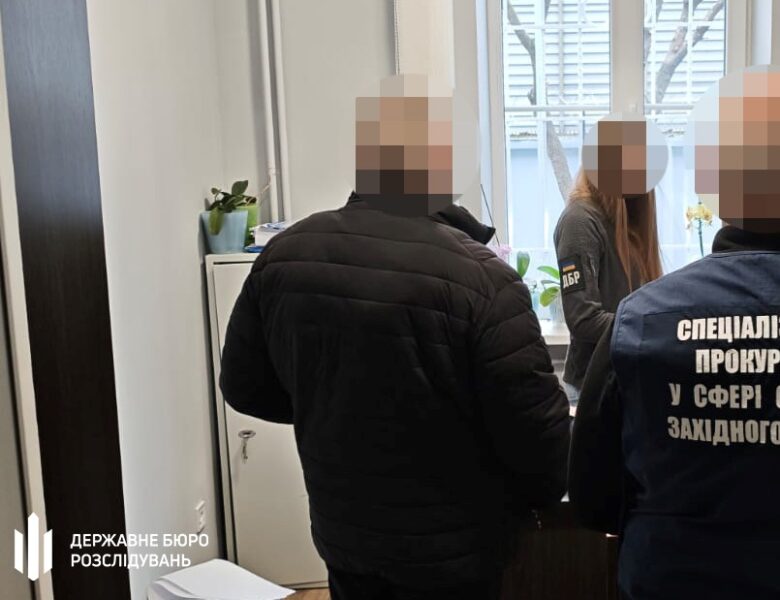 Підполковника ТЦК викрили на переплаті пального