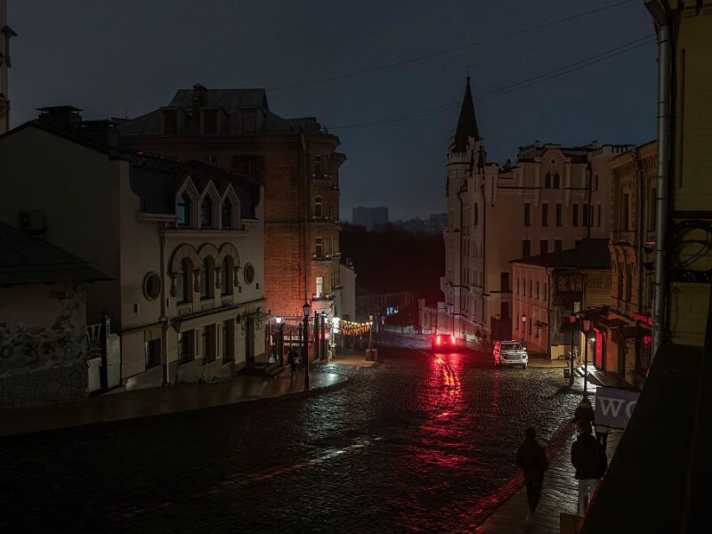 По всій Україні відновили відключення світла