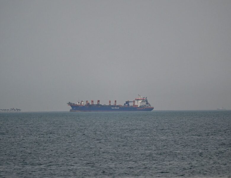 Постачання нафти через Ормузьку протоку обвалилося на 97%