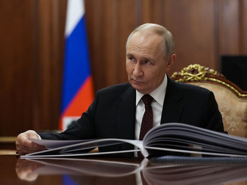 Путін перестав виїжджати з Москви – ЗМІ