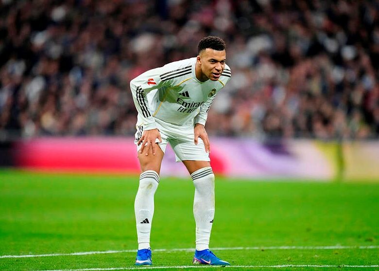 Реал надовго залишився без Мбаппе через травму коліна