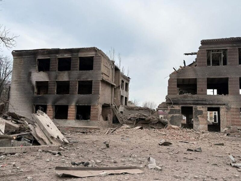 РФ ударила по Слов’янську: пошкоджено єдиний на Донеччині пологовий будинок