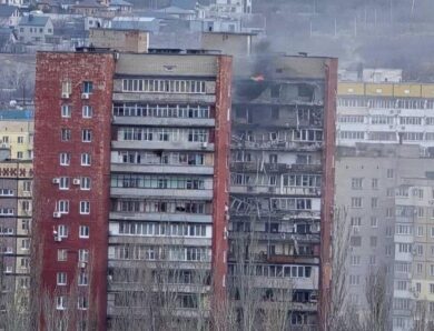 Росіяни атакували багатоповерхівку в Дніпрі