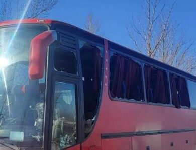 Росіяни атакували дроном автобус на Харківщині, є жертви