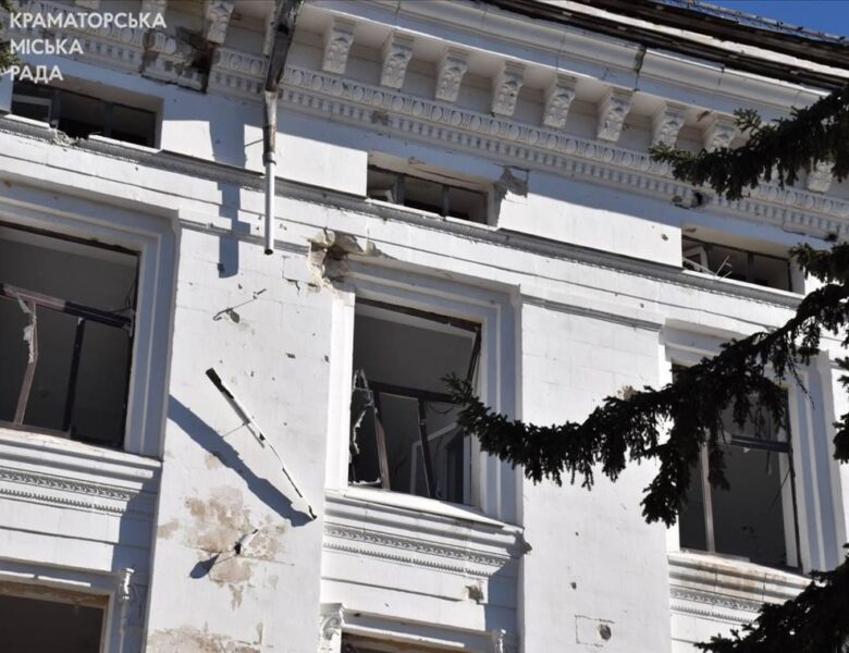 Росіяни скинули чотири бомби на центр Краматорська