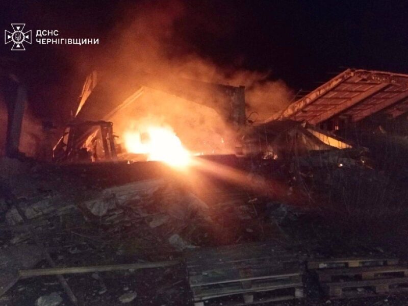 Росіяни вдарили по зерносховищу на Чернігівщині