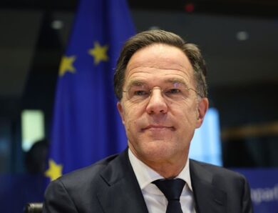 Рютте відповів, чи перенеправлять США зброю для України на Близький Схід