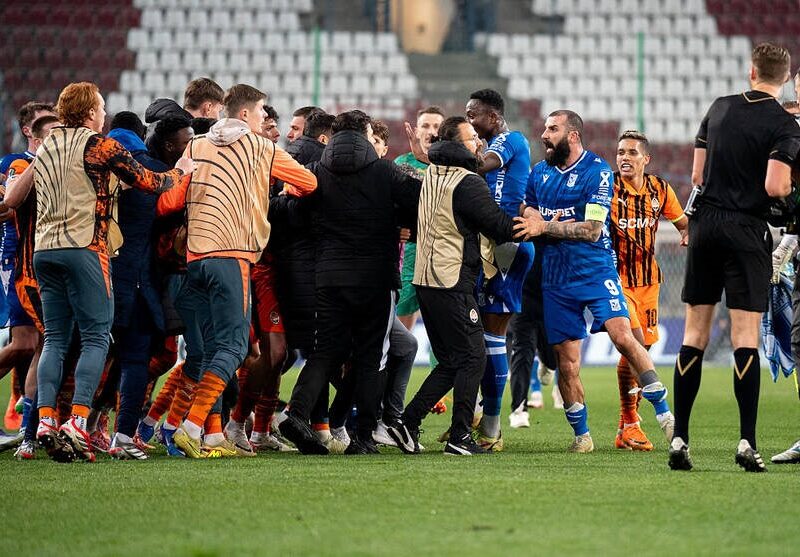 Шахтар та Лех завершили зустріч масовою сутичкою