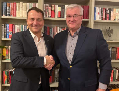 Сибіга та Сікорський обговорили підтримку України