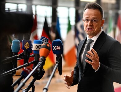 Сіярто назвав блокування Дружби “замахом на Угорщину”