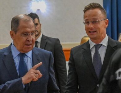 Сійярто просив Лаврова сприяти перемозі партії Фіцо – ЗМІ