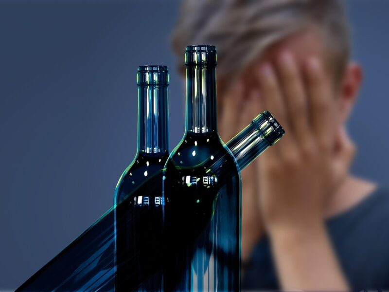 Споїв і виставив за двері: судитимуть чоловіка за смерть 9-річного хлопчика