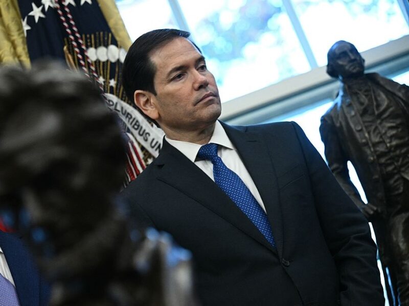 США наказали усім своїм посольствам світу терміново посилити безпеку – ЗМІ