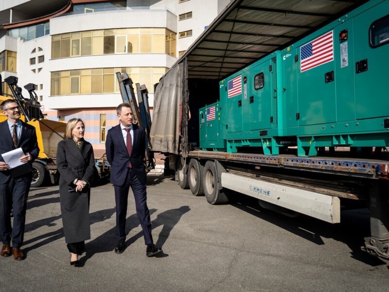 США передали Україні техніку для меліорації