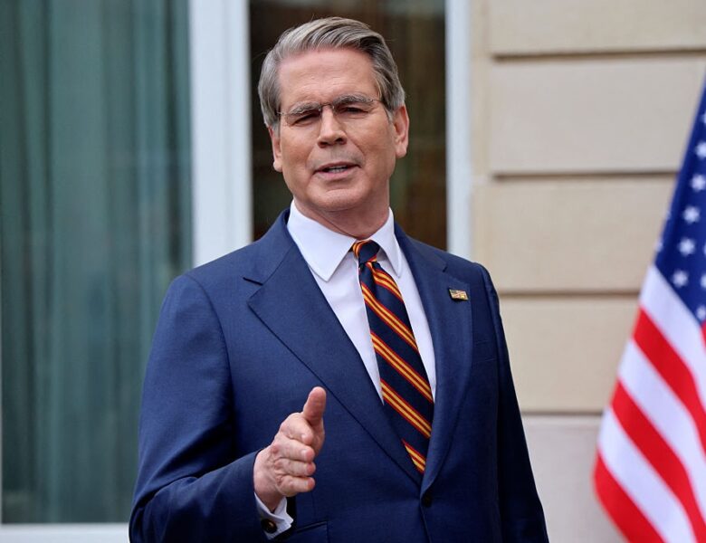 США свідомо дозволяють іранським танкерам проходити Ормузську протоку