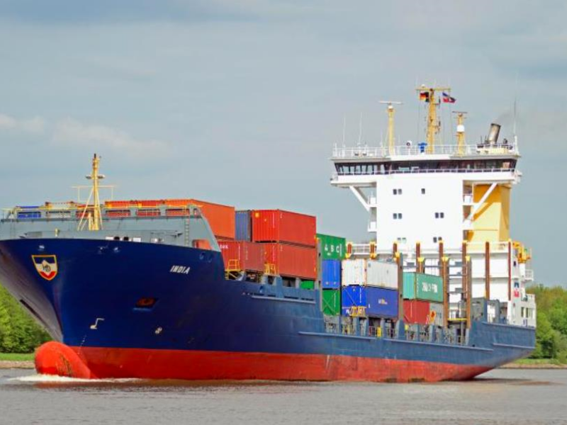 США виключили три російські судна зі санкційного списку