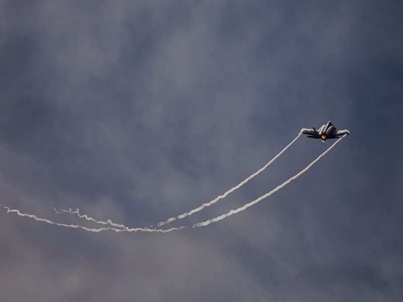 США й Канада підіймали винищувачі через військові літаки РФ коло Аляски