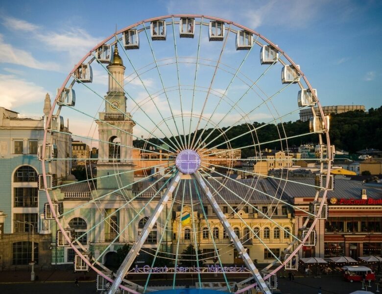 Суд скасував арешт колеса огляду на Контрактовій площі в Києві