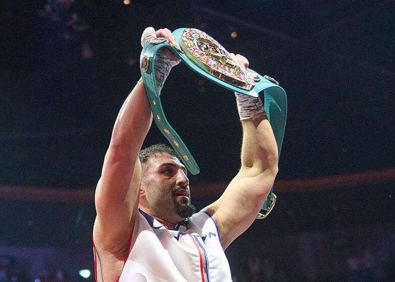 Тимчасовий чемпіон WBC прокоментував відмову Усика від бою