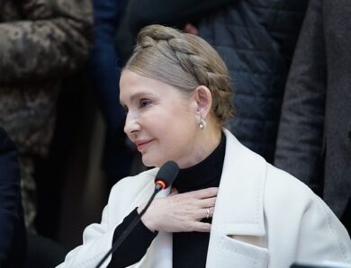 Тимошенко продовжили строк дії обовʼязків до 13 травня