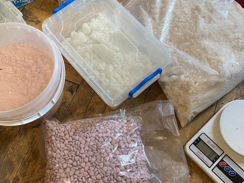 “Товар” ховали у продуктах і вазонах: поліція викрила наркоугруповання