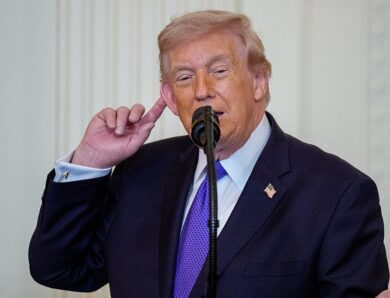 Трамп заявив про “безмежні” запаси зброї США