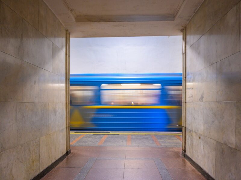 Тунель між станціями Тараса Шевченка та Почайна відремонтують за 1,84 млрд