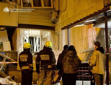 У Дніпрі пошкоджено вісім багатоповерхівок