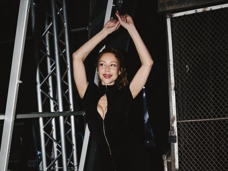 У Кароль під час концерту розстебнулася сукня