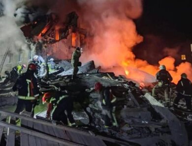 У Харкові не можуть дістати людей з-під завалів